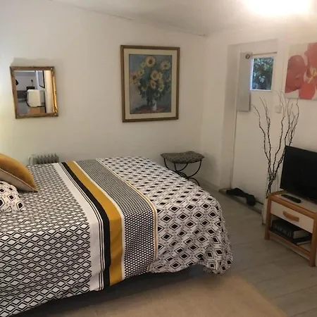 Studio De Charme Avec Parking, A 50 M De La Plage De Renecros Et 300 M Du Centre-ville Et Du Port Appartamento *